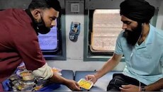 IRCTC का बड़ा फैसला, ट्रेन में छापा मारकर चेक होगी खाने की क्वालिटी; मिलेगा रेस्टोरेंट जैसा हाइजेनिक खाना