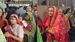 यहां औरतें नहीं, साड़ी पहनकर गरबा करते हैं मर्द: गांव में सदियों से निभाई जा रही यह अनोखी परंपरा; VIDEO वायरल