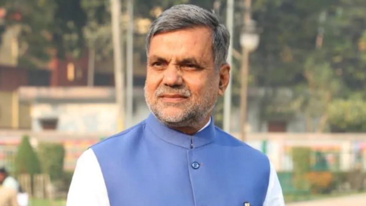 BJP MLC देवेंद्र प्रताप सिंह के बगावती तेवर: अपमान के खिलाफ वोट की अपील, शिक्षक एमएलसी चुनाव से पहले सियासी घमासान BJP MLC देवेंद्र प्रताप सिंह के बगावती तेवर: अपमान के खिलाफ वोट की अपील, शिक्षक एमएलसी चुनाव से पहले सियासी घमासान