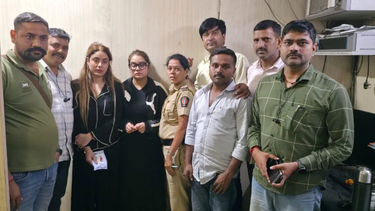 बुर्का पहनकर दे रही थी चकमा, छोटे होटलों में रुकी: पुलिस से बचने के लिए श्रद्धा दुबे अपनाती थी ये तरकीब बुर्का पहनकर दे रही थी चकमा, छोटे होटलों में रुकी: पुलिस से बचने के लिए श्रद्धा दुबे अपनाती थी ये तरकीब