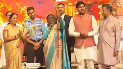 राष्ट्रपति, उपराष्ट्रपति और पीएम मोदी ने संभाली कमान, तीरों की बौछार से किया बुराई का अंत; देशभर में धू-धू कर जला रावण