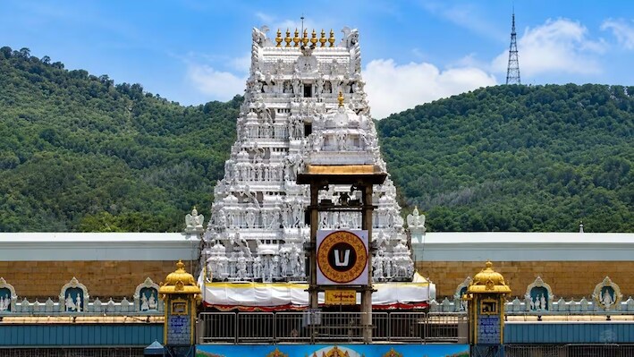 तिरुपति मंदिर की नई व्यवस्थाः निकाय चुनाव के कारण नियमों में बदलाव, विजयदशमी पर 83 हजार से ज्यादा भक्तों ने किए दर्शन