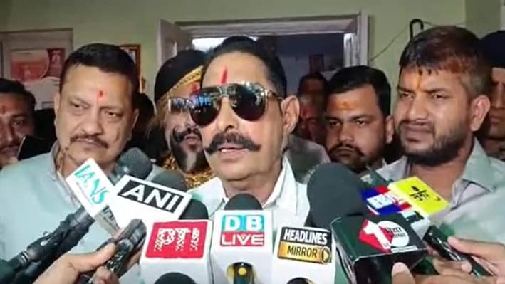 'इस बार टोटका नहीं चलेगा', नीरज कुमार पर फिर अनंत सिंह का प्रहार, इधर जदयू ने जारी किया लेटर