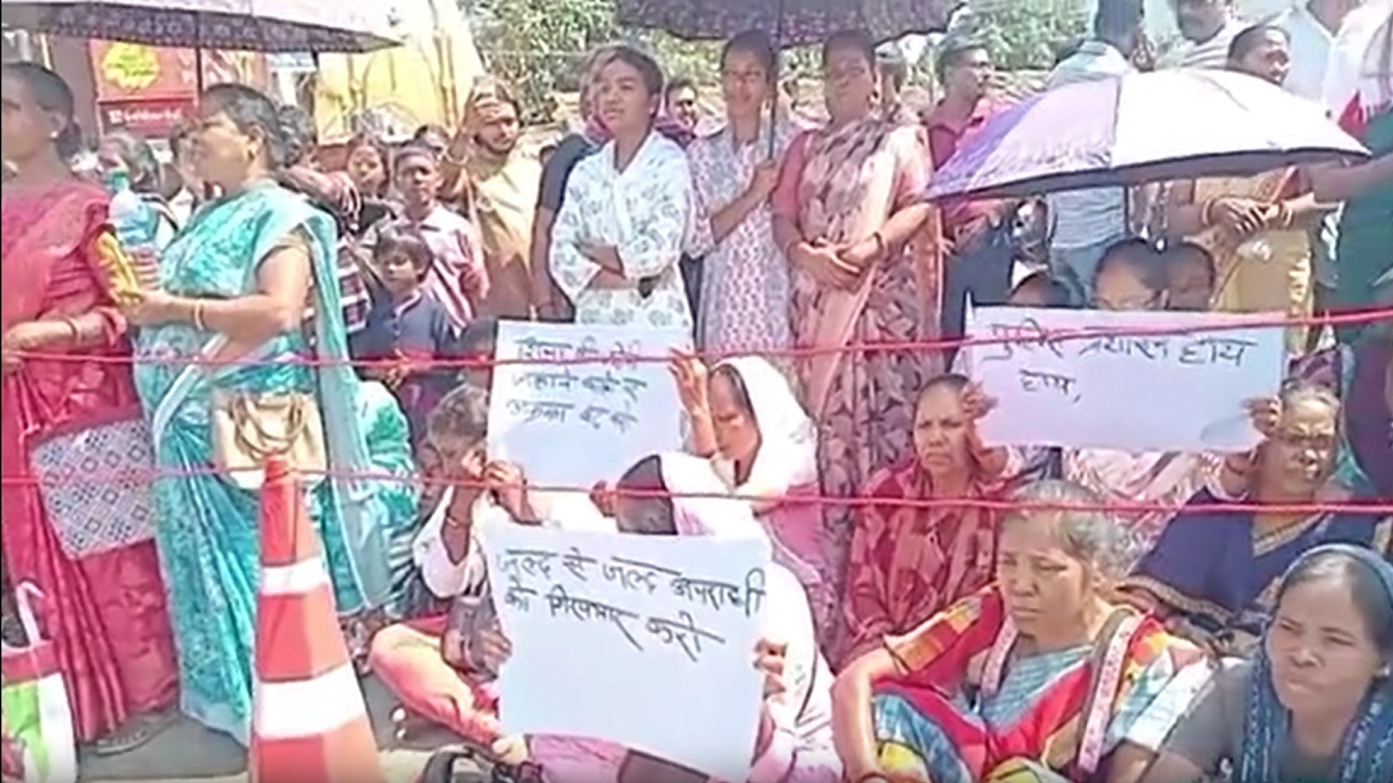 फादर बैनेदिक बारला पर जानलेवा हमला, विरोध में रहा बंद खूंटी, दिनभर ठप रहा शहर फादर बैनेदिक बारला पर जानलेवा हमला, विरोध में रहा बंद खूंटी, दिनभर ठप रहा शहर