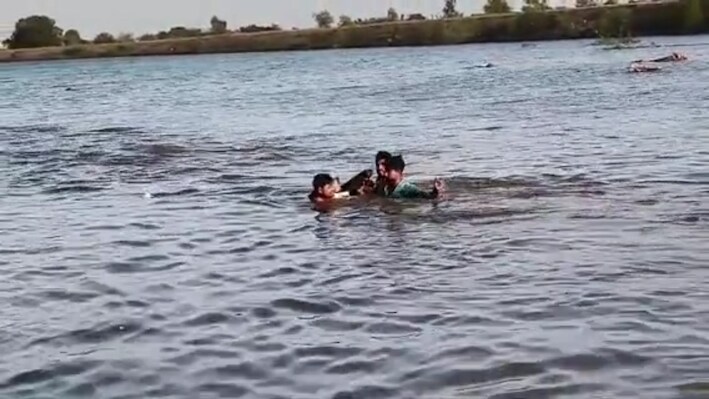 पन्ना में दुर्गा मूर्ति विसर्जन के दौरान गहरे पानी में डूब गए 5 युवक, 2 की मौत से पसरा मातम, अब उठे सवाल