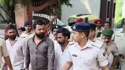 भोजपुर में पूर्व कस्टम अधिकारी हत्याकांड के आरोपियों का निकला 'गुंडा परेड', मुंह लटकाए कोर्ट पहुंचे अपराधी