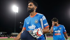 विदेश में पहला मैच और नमन धीर ने बदल दिया इतिहास, तूफानी पारी खेल तोड़ा 17 साल पुराना रिकॉर्ड