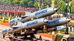 आ रही है ब्रह्मोस-NG: आवाज से तीन गुना तेज रफ्तार और 350 KM रेंज, बनने से पहले ही दुनिया में क्यों मची खरीदने की होड़?