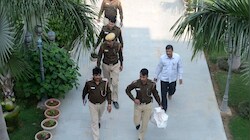 विदेश से दिल्ली का क्राइम कनेक्शन, कारोबारियों को धमकी और फिर फायरिंग! कांड करने वाले दो दबोचे गए