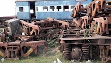इंजन और खराब पैसेंजर कोच बेचकर रेलवे को हुई बंपर कमाई, 5000 मीट्रिक टन कबाड़ में क्या-क्या शामिल?