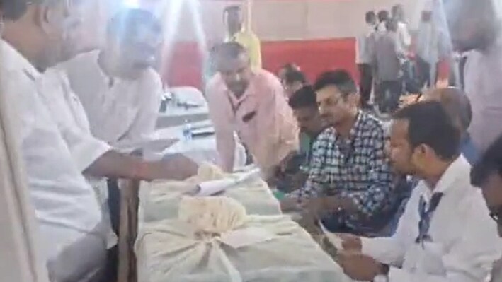 सारण शिक्षक निर्वाचन में 5 जिलों में बंपर वोटिंग, वज्रगृह पहुंची मतपेटियां