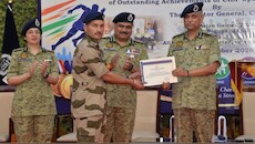 जामा मस्जिद मेट्रो पर मुस्तैदी दिखाने वाले CISF जवान को DG ने किया सम्मानित, संदिग्ध को फिल्मी स्टाइल में दबोचा था
