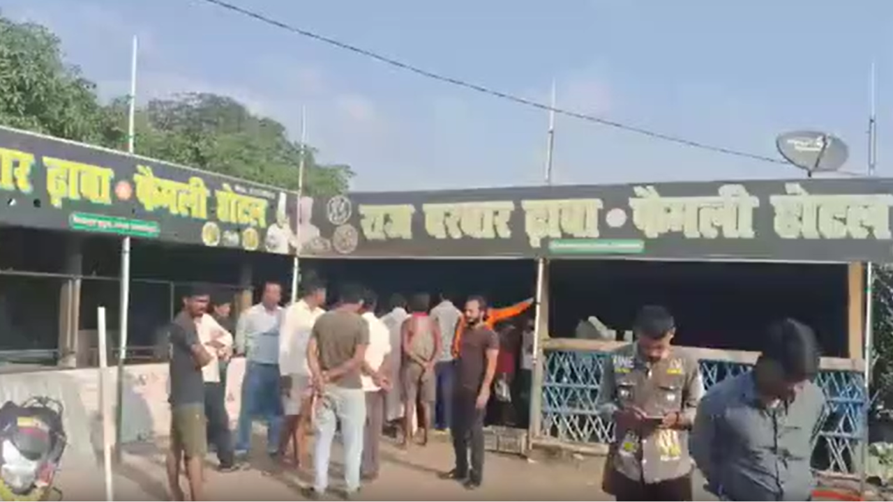 समस्तीपुर में होटल संचालक को गोली मारने वाले दो अपराधी गिरफ्तार, नेपाल भागने की फिराक में थे समस्तीपुर में होटल संचालक को गोली मारने वाले दो अपराधी गिरफ्तार, नेपाल भागने की फिराक में थे