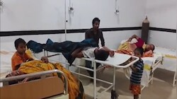 जमुई में बिजली का तार जोड़ने को लेकर खूनी संघर्ष, चले ईंट-पत्थर और खपड़े, 6 पहुंच गए अस्पताल