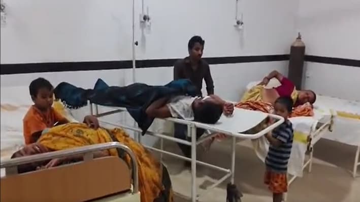 जमुई में बिजली का तार जोड़ने को लेकर खूनी संघर्ष, चले ईंट-पत्थर और खपड़े, 6 पहुंच गए अस्पताल