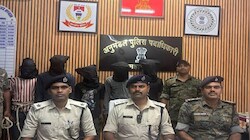 पाकुड़ से गोड्डा मौसी के घर आई नाबालिग लड़की से गैंगरेप, 5 आरोपी गिरफ्तार, छीनी गई चांदी की चेन भी बरामद