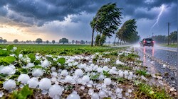 हरियाणा में बदला मौसम: बारिश के साथ गिरे ओले, 9 जिलों में येलो अलर्ट; जानें अगले 7 दिन कैसा रहेगा मौसम