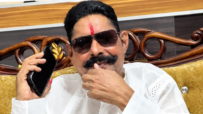 अनंत सिंह... नाम ही काफी है! 'छोटे सरकार' की छवि और विवादों से गहरा नाता रहा है मोकामा के विधायक का