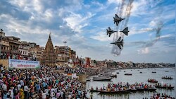 राफेल-सुखोई की गर्जना से गूंजा बनारस, लड़ाकू विमानों ने दिखाया वायुसेना का दम, सीएम योगी और राजनाथ भी पहुंचे