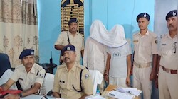 रक्सौल में पुलिस-एसटीएफ की बड़ी कार्रवाई, 4 करोड़ रुपये की स्मैक बरामद, दो तस्कर गिरफ्तार, स्कॉर्पियो जब्त