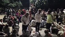 अलवर में मतदान के दौरान हंगामा: सरपंच प्रत्याशी की मां से मारपीट का आरोप, दोबारा वोटिंग की मांग