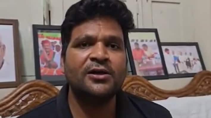 अनंत सिंह के निष्कासन के बाद अब बाढ़ जिलाध्यक्ष मयंक राज पर गिरी गाज, JDU ने किया पदमुक्त... जिला संगठन भी भंग