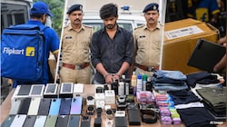 13 स्मार्टफोन, परफ्यूम और साबुन तक उड़ाए: फ्लिपकार्ट डिलीवरी एजेंट ने लगाया 4.60 लाख का चूना; सामान देख चकराई पुलिस