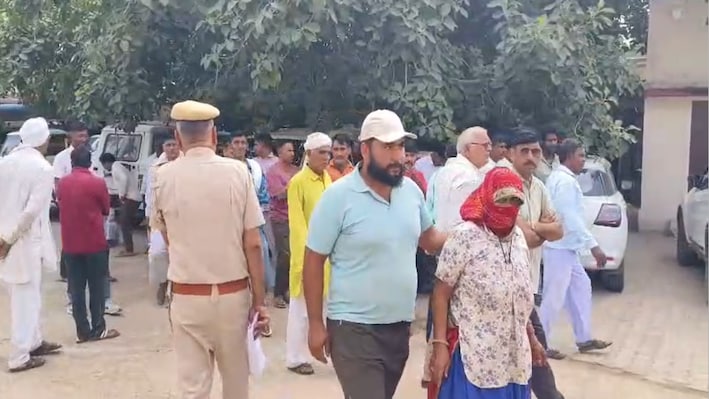 झुंझुनूं में बदमाशों की दबंगई: जीप से पीछा कर दो सगे भाइयों को लाठी-डंडों और लोहे के सरियों से पीटा