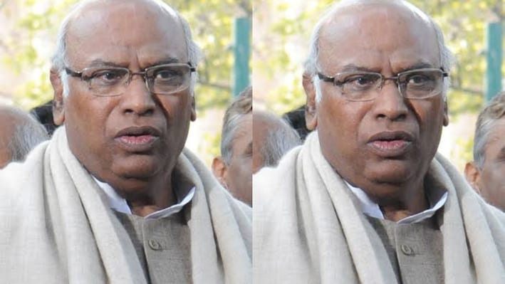 'मोदी नहीं हटेगा' भाषण के बीच शख्स के टोकने पर भड़के मल्लिकार्जुन खड़गे, PM और RSS पर किया तीखा प्रहार