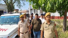 धौलपुर थाने में बड़ी चूक: पुलिस कस्टडी से तस्कर फरार, दो कांस्टेबल सस्पेंड!