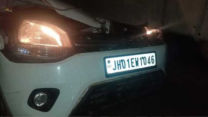 गिरिडीह में दर्दनाक हादसा, ट्रेलर में फंसी कार को 6 KM तक घसीटता रहा चालक, एक की मौत, दो की हालत गंभीर