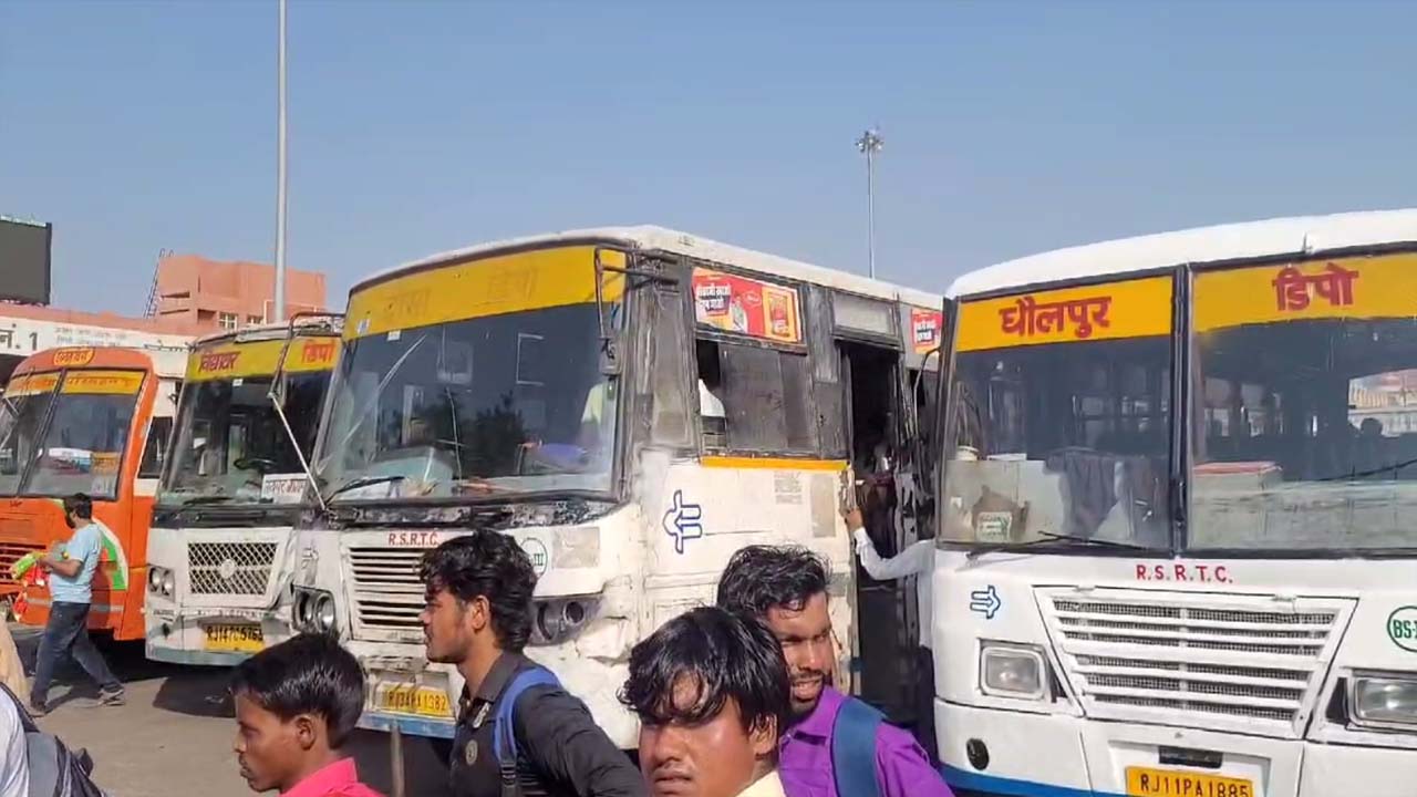 रोडवेज बेड़े में जुडेंगी 622 नई बसें, लम्बे वक्त बाद 73 स्लीपर बसें भी आएंगी रोडवेज बेड़े में जुडेंगी 622 नई बसें, लम्बे वक्त बाद 73 स्लीपर बसें भी आएंगी