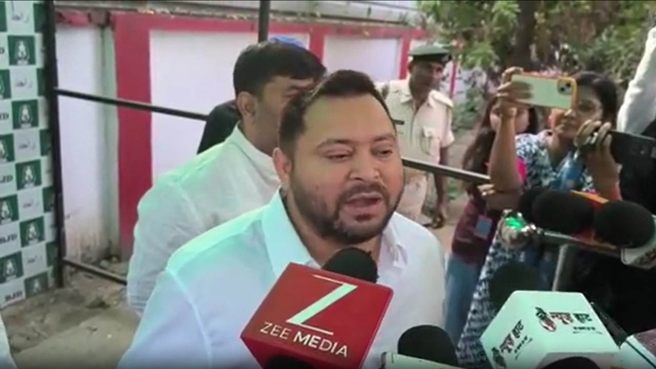'NDA में गए RJD विधायकों की हालत खराब', अनंत सिंह के पार्टी में शामिल होने से तेजस्वी ने किया इनकार 'NDA में गए RJD विधायकों की हालत खराब', अनंत सिंह के पार्टी में शामिल होने से तेजस्वी ने किया इनकार