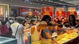 2400 टन सोना भरने के बाद चीन में मची गोल्ड की लूट! सर्राफा बाजार में सब्जी मंडी जैसा नजारा