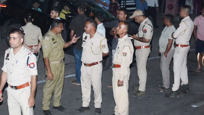 होटल विवाद में खूनी खेल: एक ही परिवार के 5 लोगों पर ताबड़तोड़ फायरिंग, आरोपी गिरफ्तार