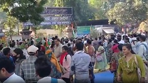 प्रयागराज में TGT PGT अभ्यर्थियों का हल्लाबोल: बैरिकेडिंग तोड़ शिक्षा निदेशालय के अंदर घुसे, पुलिस से नोकझोंक