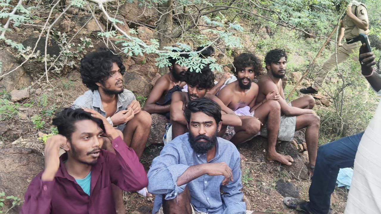 मिर्गी का नाटक, गार्ड्स पर हमला और चाबी छीनकर फरार... तमिलनाडु की सब-जेल से 17 कैदियों के भागने की Inside Story मिर्गी का नाटक, गार्ड्स पर हमला और चाबी छीनकर फरार... तमिलनाडु की सब-जेल से 17 कैदियों के भागने की Inside Story