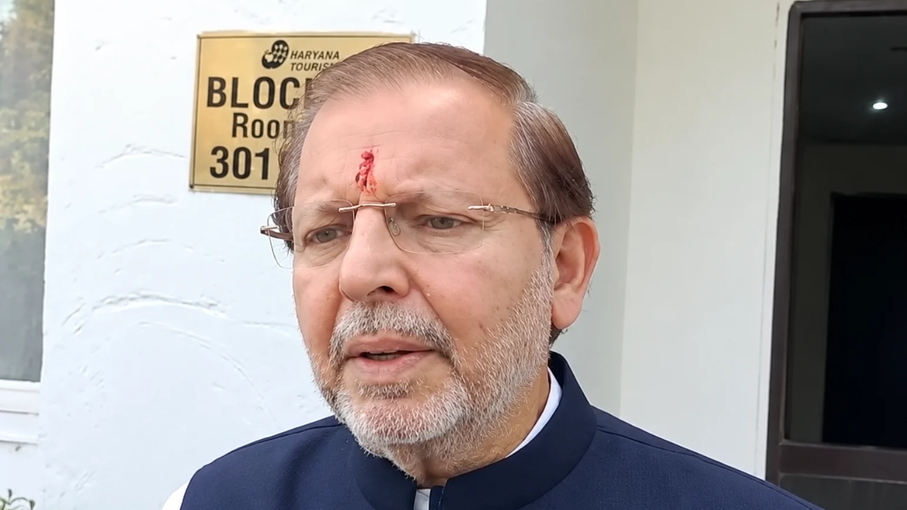 Haryana में घाटे में चल रही शुगर मिलों पर सख्ती, खाली जमीन पर बनेंगे वेयरहाउस; एथेनॉल प्लांट लगाने की तैयारी Haryana में घाटे में चल रही शुगर मिलों पर सख्ती, खाली जमीन पर बनेंगे वेयरहाउस; एथेनॉल प्लांट लगाने की तैयारी