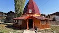 भाईचारे की मिसाल: कश्मीरी पंडितों और श्रीनगर के मुस्लिमों ने संवारा 700 साल पुराना दुर्गेश्वरी मंदिर