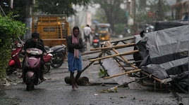 चक्रवात 'अर्नब' पड़ा धीमा, आंध्र प्रदेश में तबाही के बाद राहत का ऐलान; मृतकों के परिजनों को 5-5 लाख मुआवजा, 22 ट्रेनें रद्द