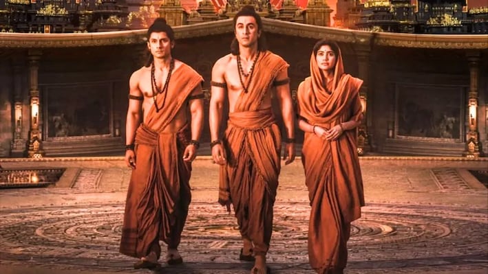 एडवांस बुकिंग में रिकॉर्ड तोड़ रही 4000 करोड़ी Ramayana, पहले दिन की कमाई में इन टॉप-3 फिल्मों को चटाएगी धूल?