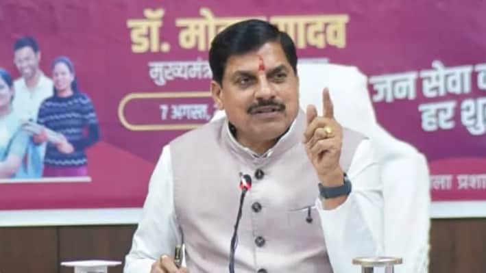 MP में मंत्रियों के 'प्रभार' का नया भूगोल: गृह जिले से 800KM दूर की ड्यूटी, मंत्रिमंडल विस्तार से पहले क्यों हो रहा यह बदलाव?