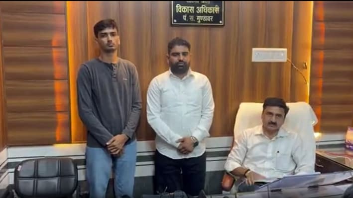 65 हजार रुपए की रिश्वत लेते BDO और कनिष्ठ सहायक गिरफ्तार: आवास पर तलाश जारी