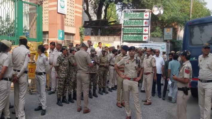 जामिया में हंगामे और तोड़फोड़ पर पुलिस की कार्रवाई, दर्ज हुई FIR