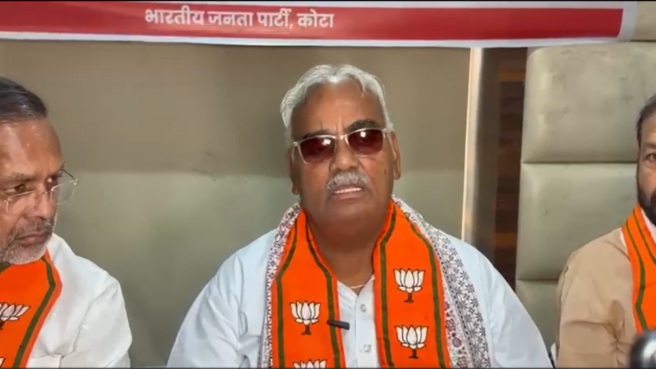 'विदेशी महिला की कोख से जन्मा व्यक्ति देश का कभी भला नहीं कर सकता'... राहुल गांधी पर मदन दिलावर का विवादित बयान 'विदेशी महिला की कोख से जन्मा व्यक्ति देश का कभी भला नहीं कर सकता'... राहुल गांधी पर मदन दिलावर का विवादित बयान
