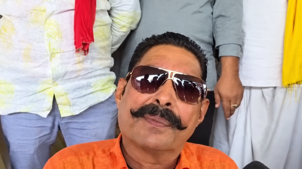 अनंत सिंह को एक और बड़ा झटका, जेडीयू से निकाले जाने के बाद अब सुप्रीम कोर्ट ने दुलारचंद केस में दिया सरेंडर करने का आदेश अनंत सिंह को एक और बड़ा झटका, जेडीयू से निकाले जाने के बाद अब सुप्रीम कोर्ट ने दुलारचंद केस में दिया सरेंडर करने का आदेश