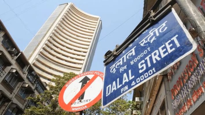 अमेरिका में भूचाल, भारत में लगातार दूसरे दिन चढ़कर बंद हुआ बाजार , सेंसेक्स में 308 अंक का बूम