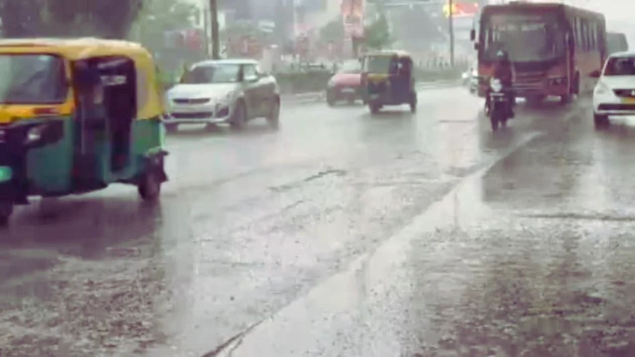 राजस्थान में बारिश से गिरा पारा: 10 जिलों में येलो अलर्ट, 40 KM की रफ्तार से चलेंगी हवाएं राजस्थान में बारिश से गिरा पारा: 10 जिलों में येलो अलर्ट, 40 KM की रफ्तार से चलेंगी हवाएं