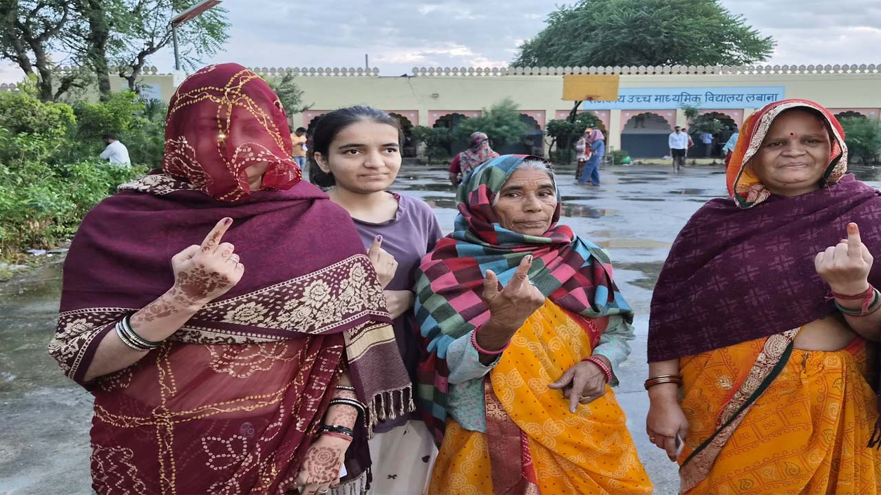 वोटर और बूथ वही, पर मुखिया चुनने का जोश अलग, 86.48% हुई बंपर वोटिंग वोटर और बूथ वही, पर मुखिया चुनने का जोश अलग, 86.48% हुई बंपर वोटिंग