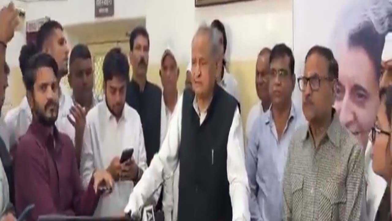 IAS शिखर अग्रवाल मामले पर बोले गहलोत, FIR कब होगी ? डोटासरा ने कहा- सरकार दे जवाब IAS शिखर अग्रवाल मामले पर बोले गहलोत, FIR कब होगी ? डोटासरा ने कहा- सरकार दे जवाब